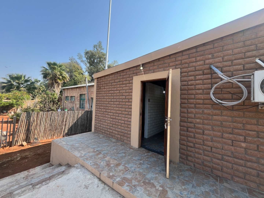 5 Bedroom Property for Sale in Die Rand Northern Cape